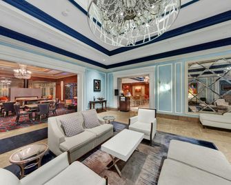 ذا هنري، أوتوغراف كوليكشن - دياربورن - ردهة