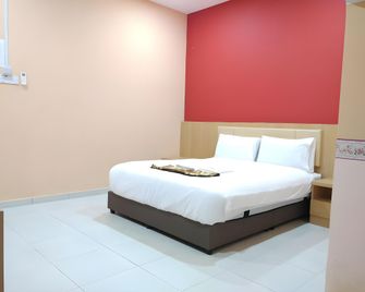 Hotel O Puteri Miqaila - Seri Iskandar - Bedroom