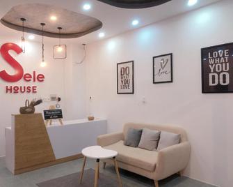 Sele House - Ha Tien - Recepción