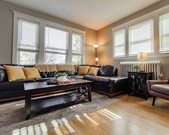 Lakewalk House | Minutes from Downtown Duluth - Duluth - Sala de estar
