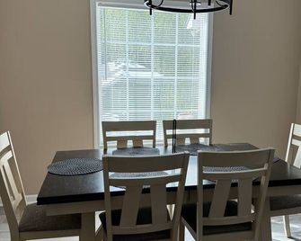 3-bedroom house in pleasant Vidalia - Vidalia - Dining room