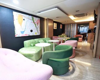 Metacity Mk - Hong Kong - טרקלין