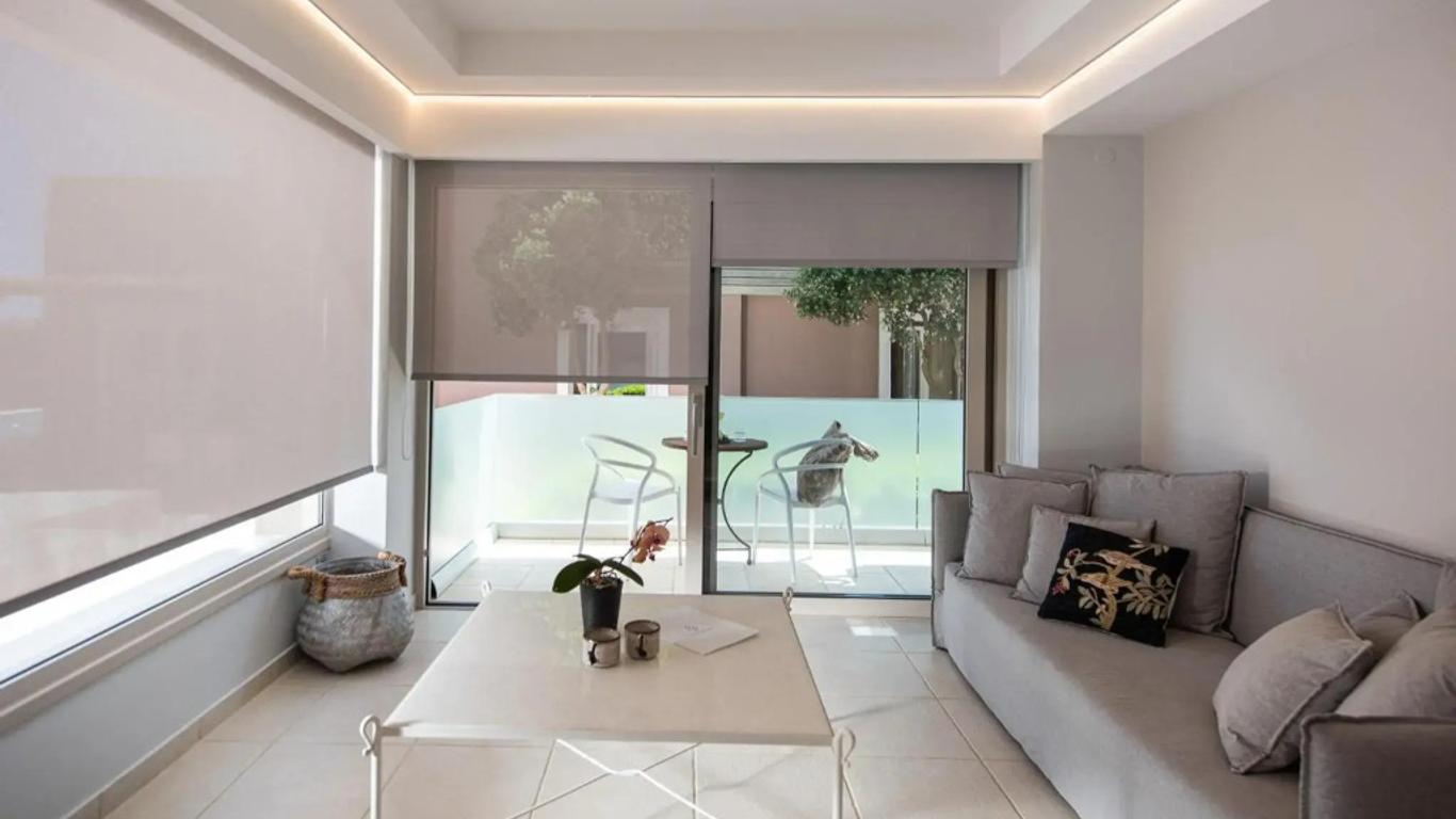 The Mini Beach Hotel