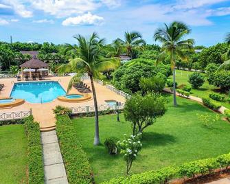 Paradise Cove Resort - West End Village - Pool