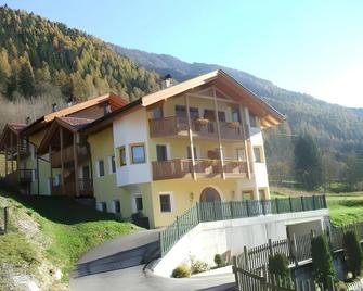 Hotel Garnì Costa Verde - Bocenago - Будівля