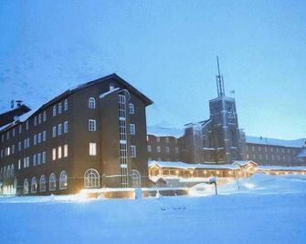 Hotel Vall de Núria - Queralbs - Budova