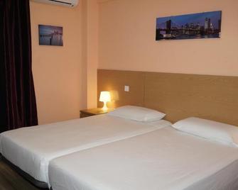 Hostal La Pared - Loeches - Chambre