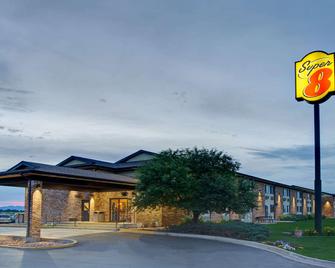Super 8 by Wyndham Fort Collins - Fort Collins - Κτίριο