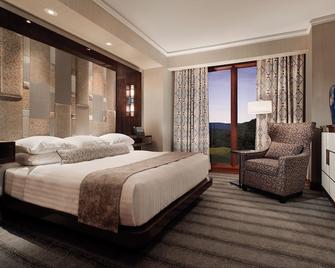 Mount Airy Casino Resort - Mt Pocono - Bedroom