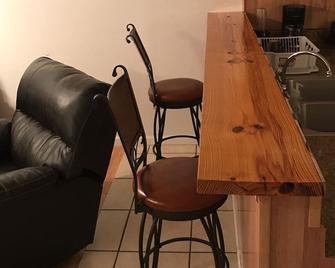 Peaceful and Private Location - Cross Lanes - Restaurant