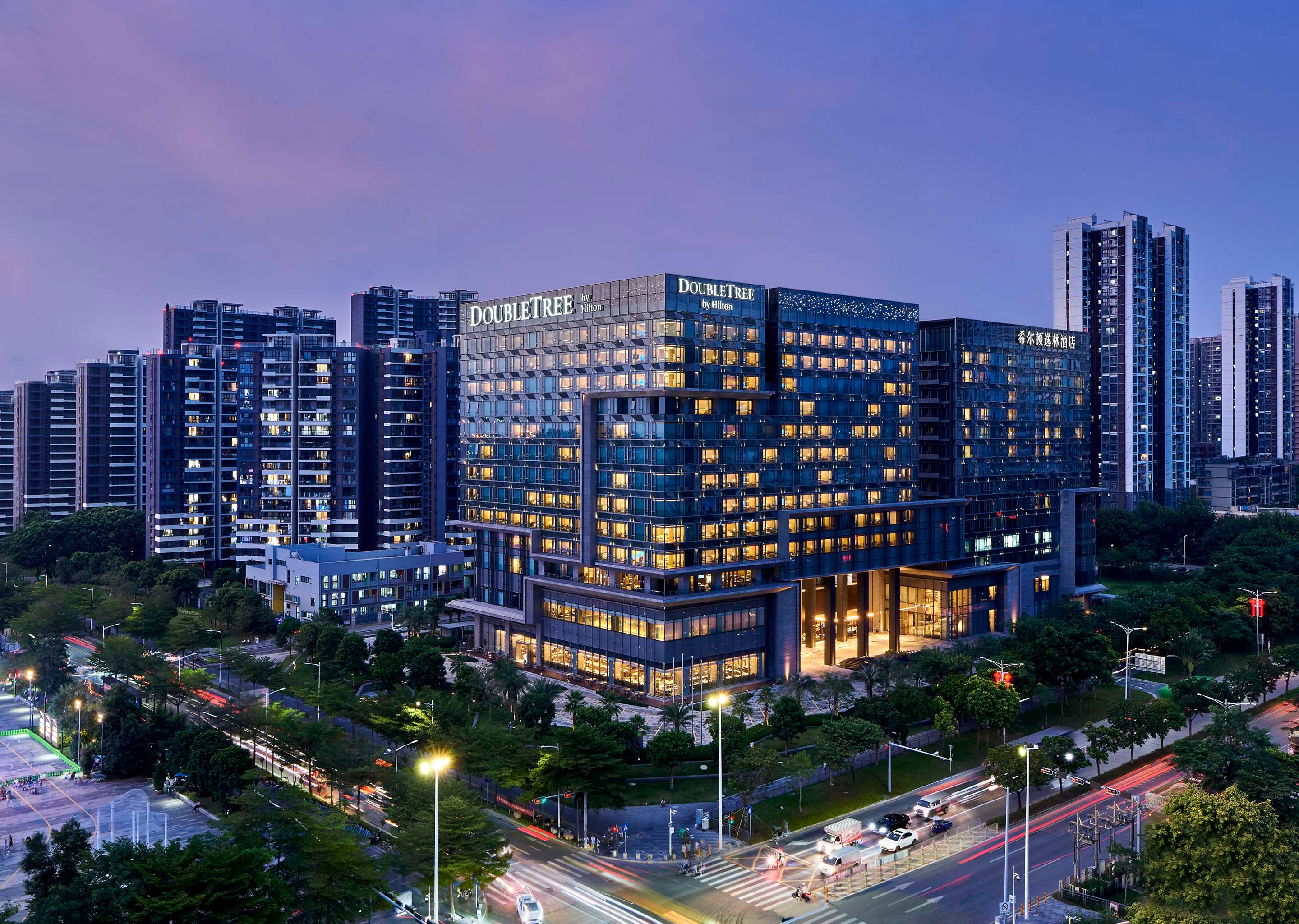 DoubleTree by Hilton Shenzhen Airport Residences thumbnail 3