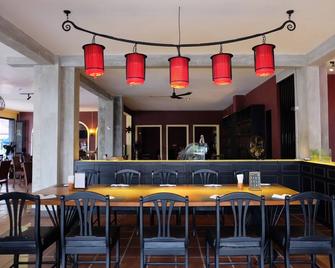 Inthira Thakhek - Thakhèk - Bar