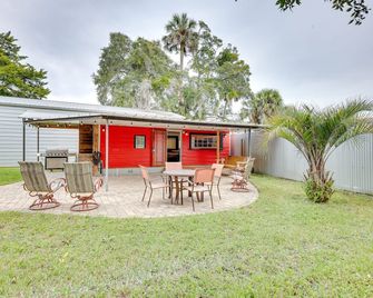St Augustine Studio: Patio, Swing + 3 Mi to Beach - St. Augustine - Innenhof