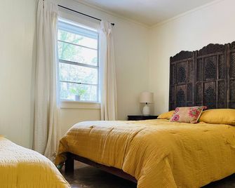 #4 Quiet, peaceful, place to stay w/ recreation center access! - Folsom - Bedroom