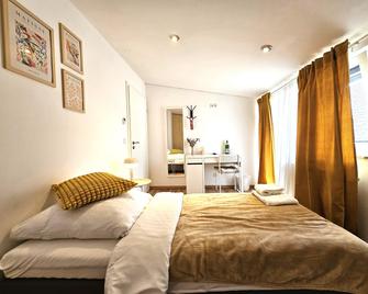 Airport Messe Hotel - Düsseldorf - Wohnzimmer