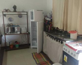 Linda casa junto a natureza perto da Praia - Belmonte - Cocina