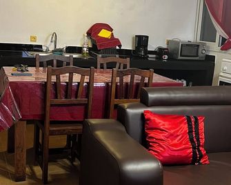 Villa Cali Sonoma, Antaimby, Sambava - Sambava - Restaurant