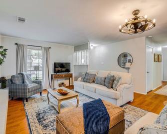 Game Room and Yard Pet-Friendly Round Rock Gem - Round Rock - Sala de estar