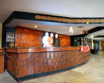 Benakutai Hotel and Apartemen - באליקפאפן - דלפק קבלה