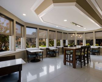 MainStay Suites Savannah Midtown - סאוואנה - מסעדה