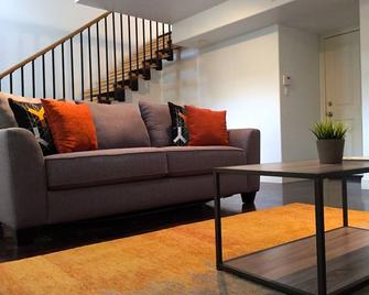 Modern Loft Over 2000 Sqft - Downtown/Beach/Port - Fort Lauderdale - Living room