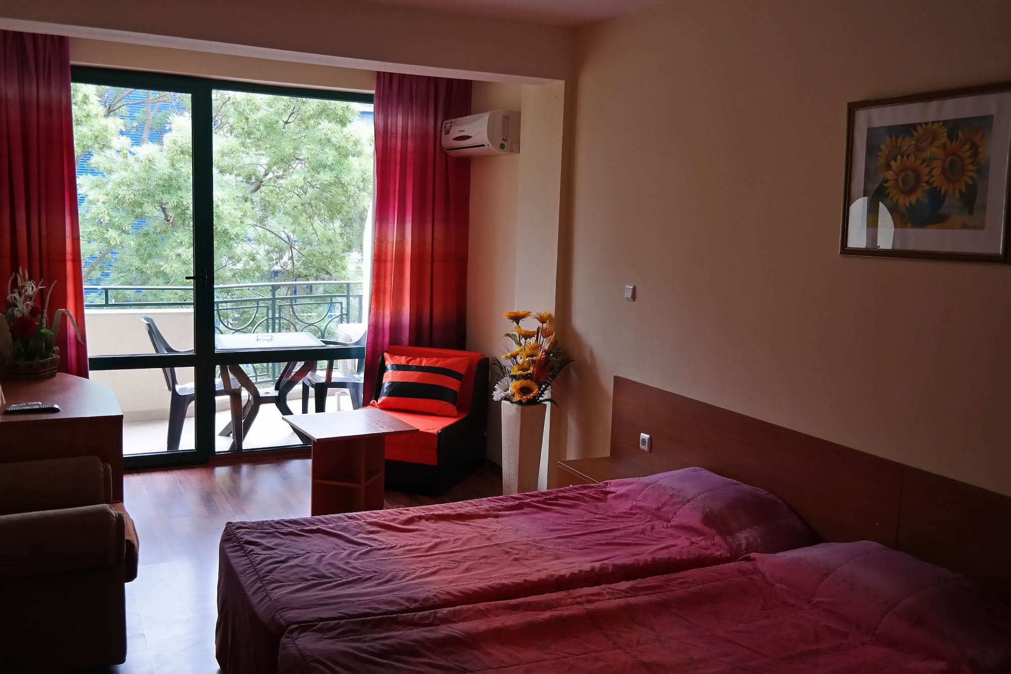 Tanya Hotel - נסבאר - חדר שינה