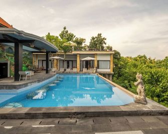 Abasan Hill Hotel and Spa - Nusa Penida - Basen