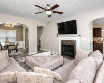 A stress free 3 bedroom residential house - Raeford - Sala de estar