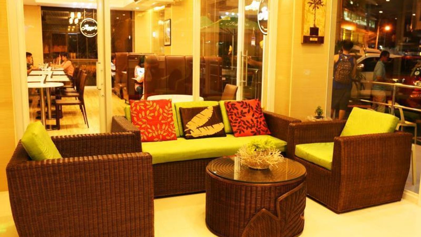 Green Banana Business Hotel