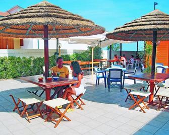 Hotel Caravel - Marotta - Patio