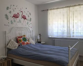 Ulm 2-room Apartment near university & city Centre - Ulm - Slaapkamer