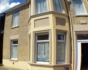 4 berth first floor flat Glen Villa 3 - Great Yarmouth - Building