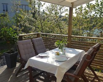 Villa With Private Garden 10 min From Central Stockholm, 300 m From the sea - Boo - Balcony