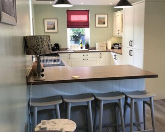 Braeaig is a Modern, Well Equipped Two Bedroom Bungalow in the heart of Brodick - Arran - Keuken