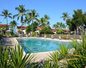 Beautiful Ocean/Beachfront Property And A Private Back Yard! Ac In Both Bdrms! - Kahaluu-Keauhou - Pool