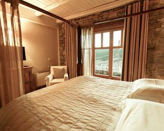 Anerada Hotel - Kalavryta - Bedroom