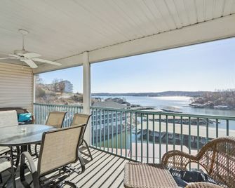 Condo With Balcony And Views in Lake Of - Lake Ozark - Balkon