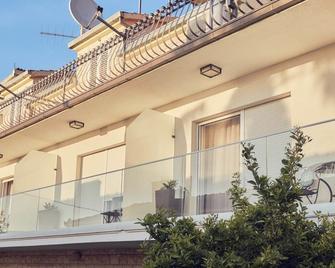 Pansion Casa - Podstrana - Building