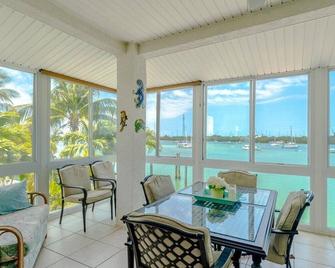 Sanctuary Bay - Private Waterfront Home, 42' Dock - Marathon - Dining room