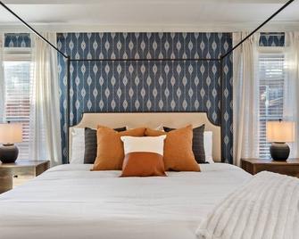 Lone Star Retreat - Game Room - Pool - Spa - Carrollton - Bedroom