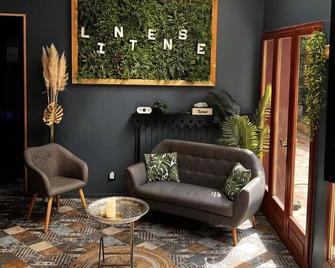 L intense - Calais - Salon