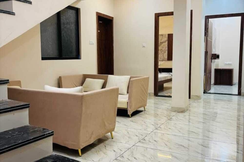 Hotel shree Gajanand palace - אויאיין - סלון