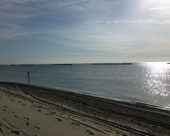 Lovely Renovated And Air-Conditioned Terraced House Just A Few Steps From The Sea - Lido delle Nazioni - Beach