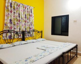 Shalom Guest House - Candolim - Habitación