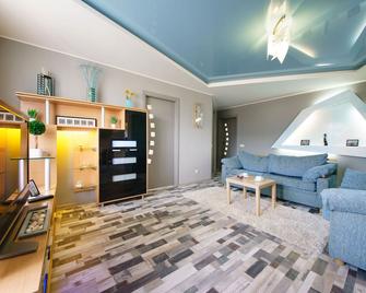 Paulmarie Apartments On Voinov Int. - Vitebsk - Living room
