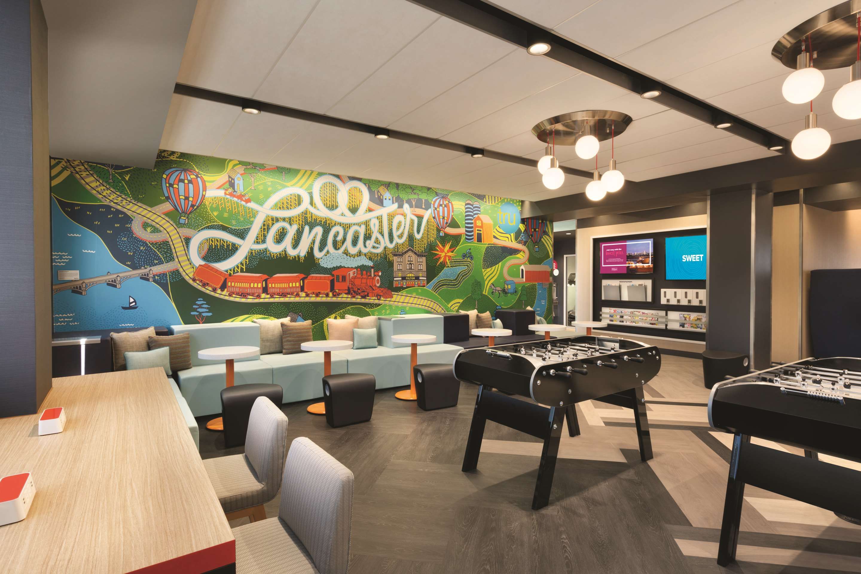 Lounge view of Tru By Hilton Lancaster East