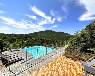Villa Corail Privee Et Climatisee Pour 10 Personnes Avec Piscine Et Superbe Vue Mer Et Collines A La Londe-Les-Maures - La Londe-les-Maures