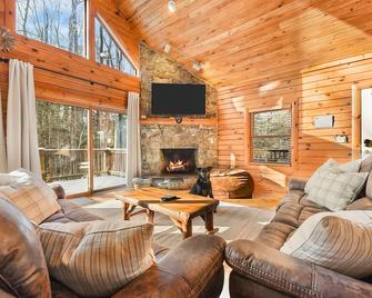Jamesons Cabin! 8 Minutes To Wisp, Hottub, Firepit, Pets, Ev Chgr - Oakland - Sala de estar