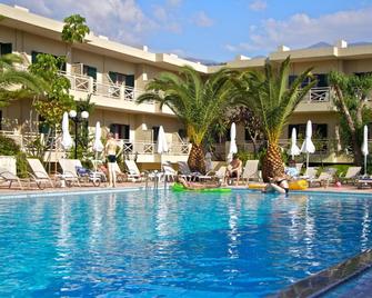 Solimar Ruby - Mália - Piscina