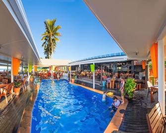 島民飯店 - 拉羅東加島 - 游泳池